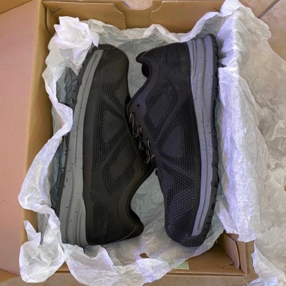 Steel toe shoes - Picture 3 of 6